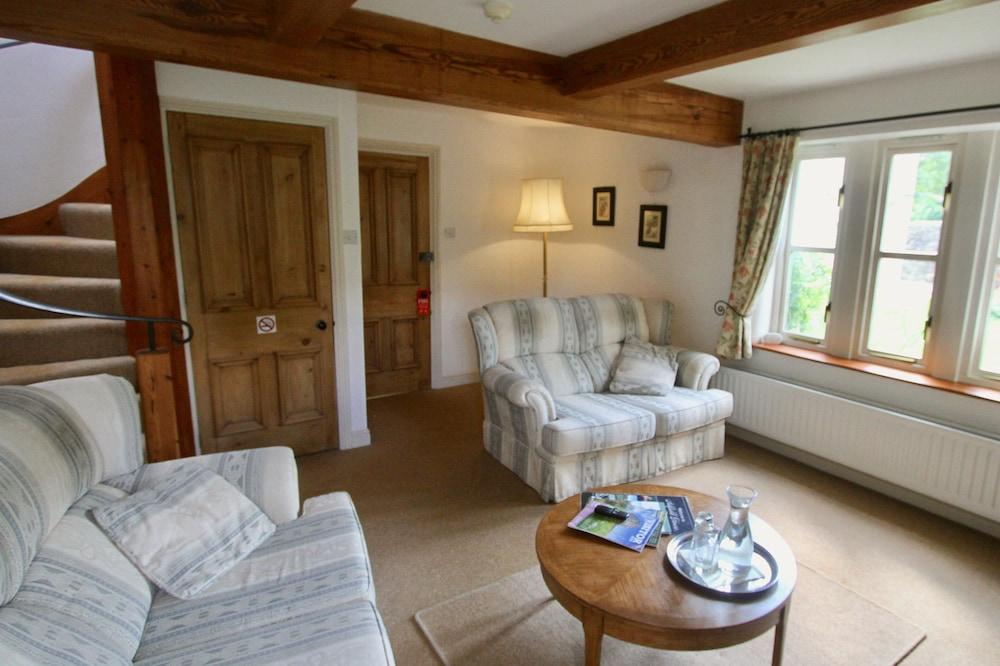 Ashfield House Hotel Grassington Exterior photo The interior of the cottage