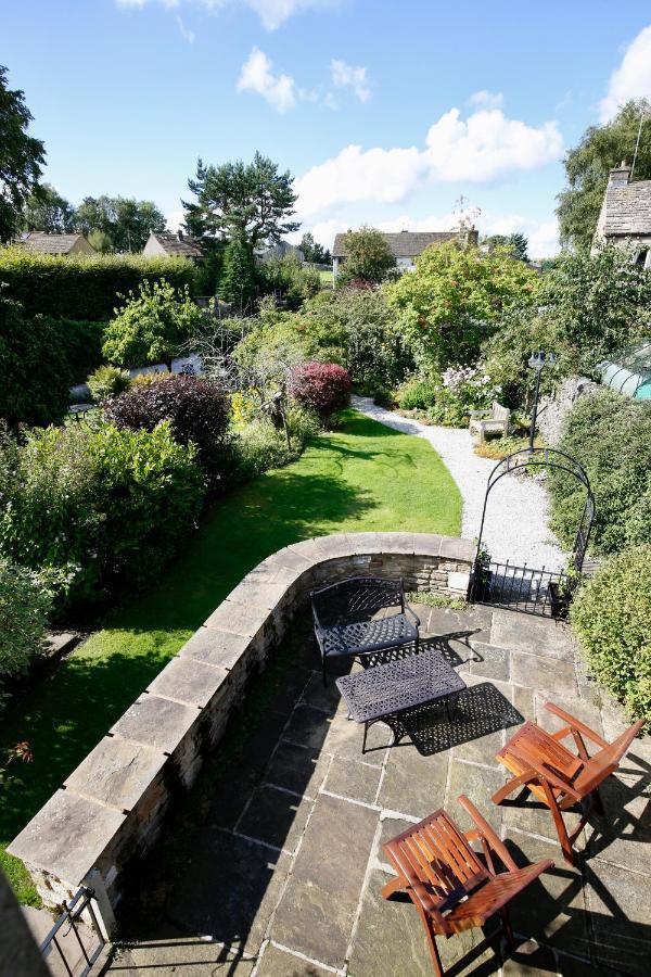 Ashfield House Hotel Grassington Exterior photo The garden of the house