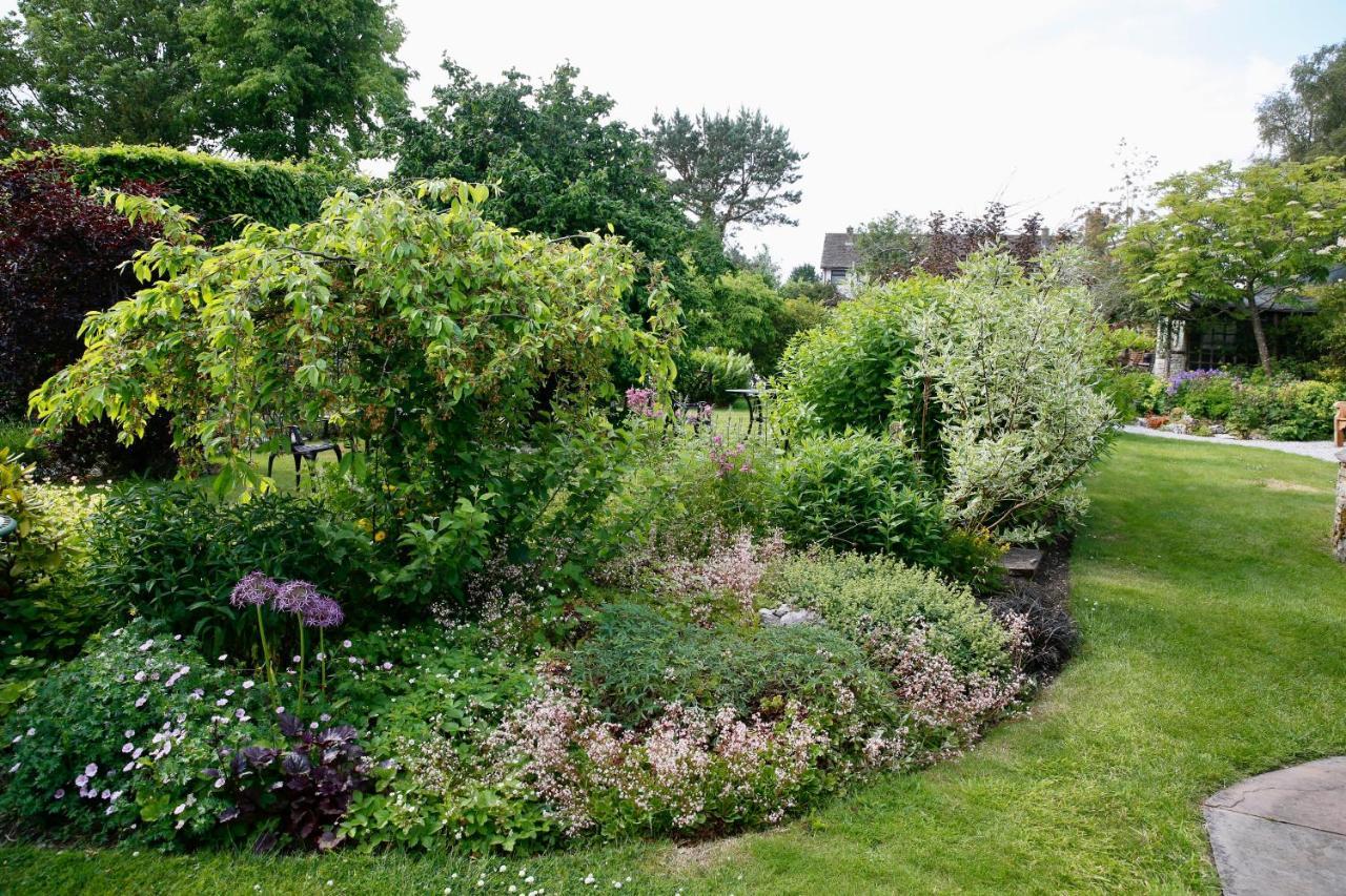 Ashfield House Hotel Grassington Exterior photo The garden