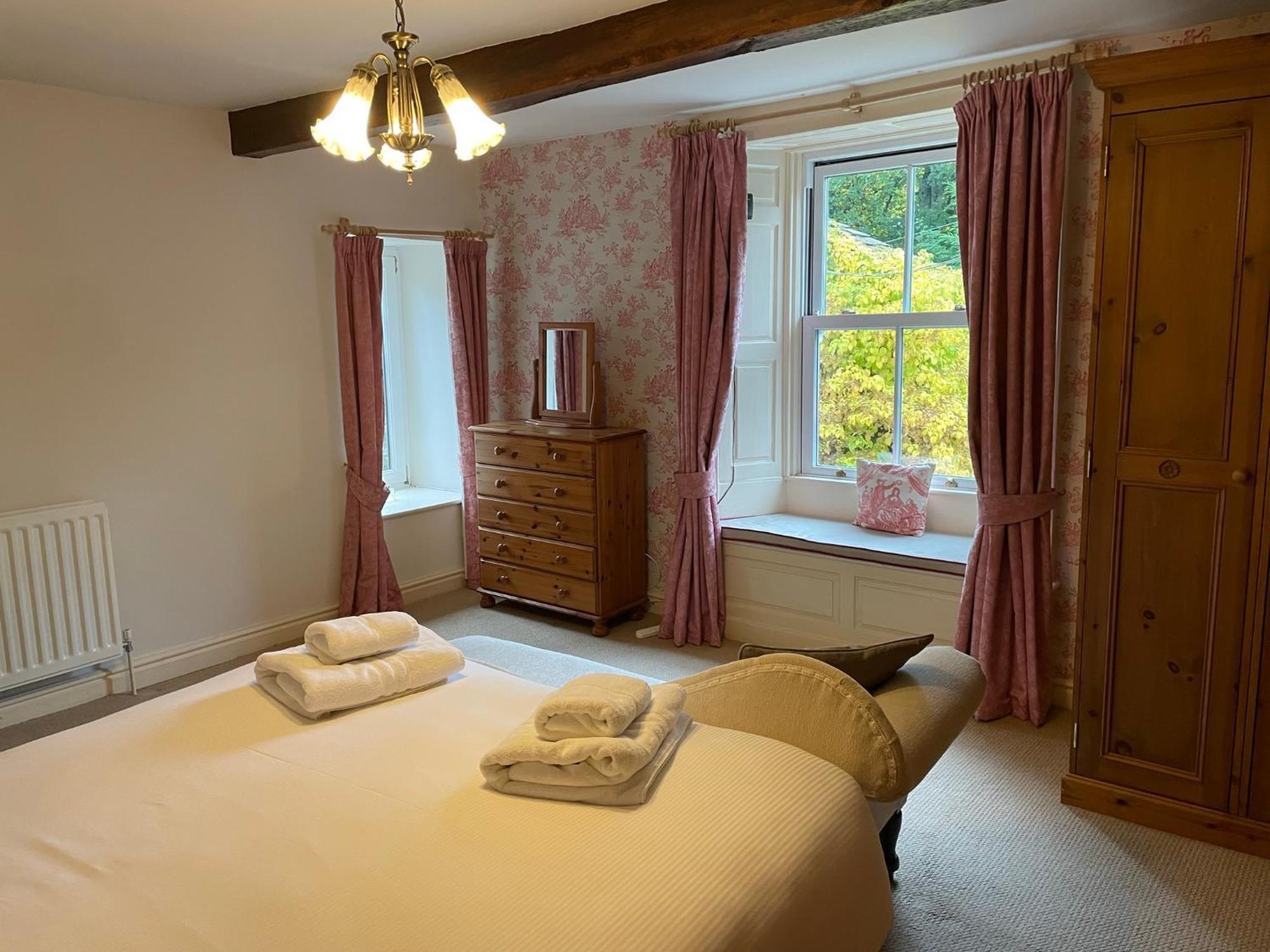Ashfield House Hotel Grassington Room photo The bedroom at The Old School House