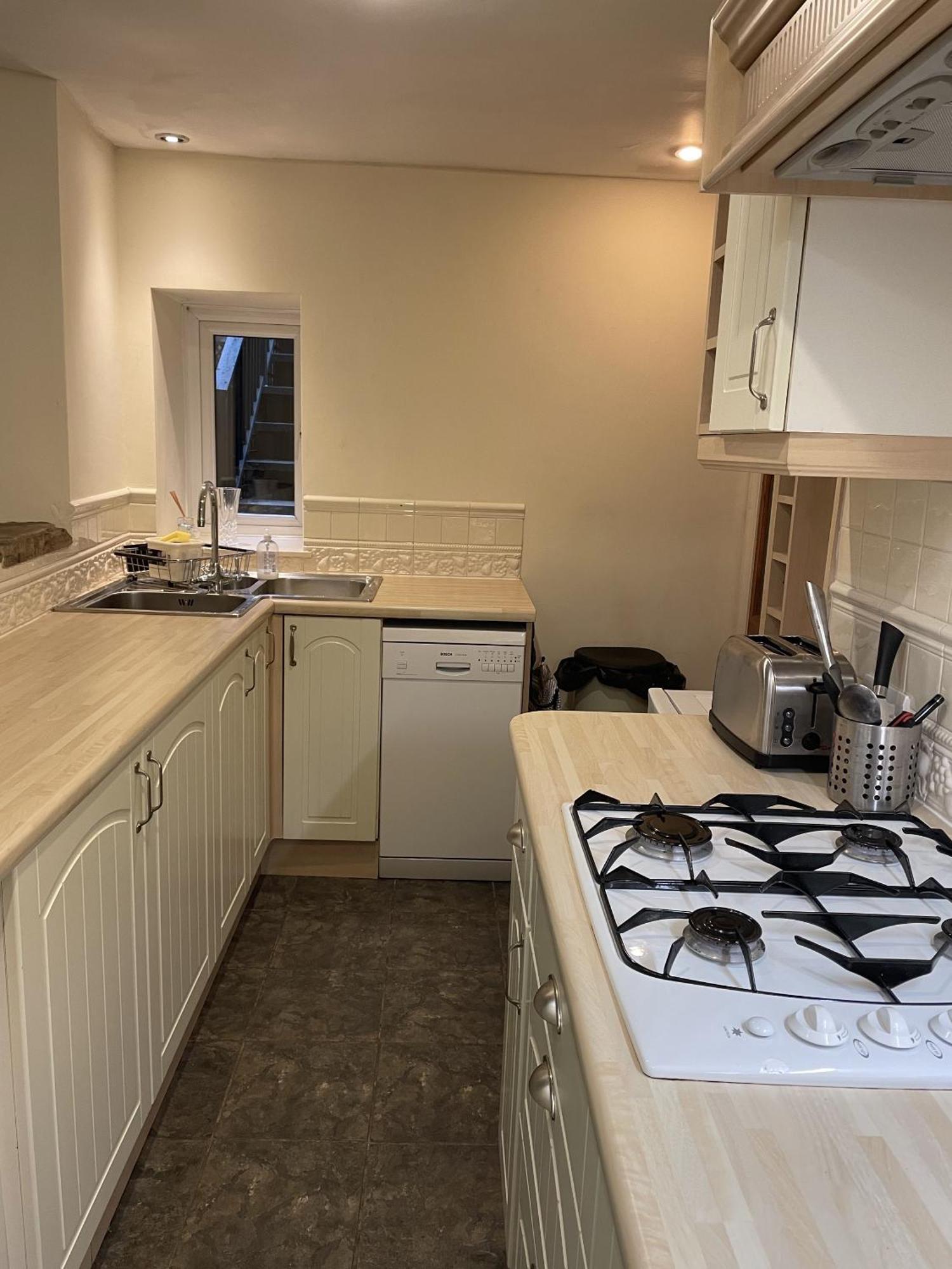 Ashfield House Hotel Grassington Room photo A typical kitchen in the UK